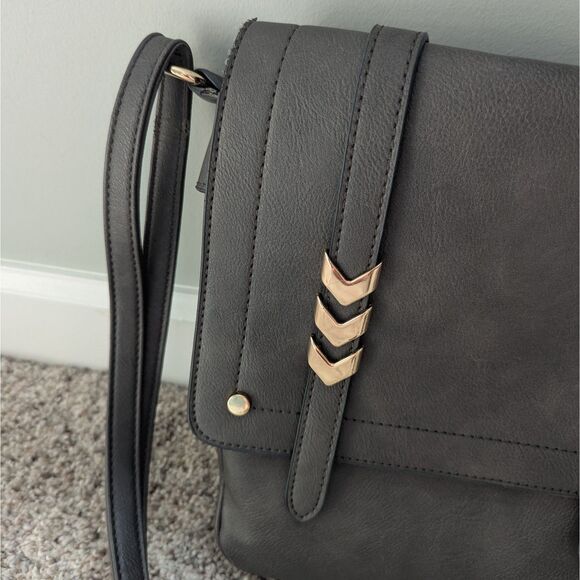 ALYSSA Flapover Crossbody Bag | Charcoal Gray | Faux Leather | Gold Hardware - Picture 3 of 6